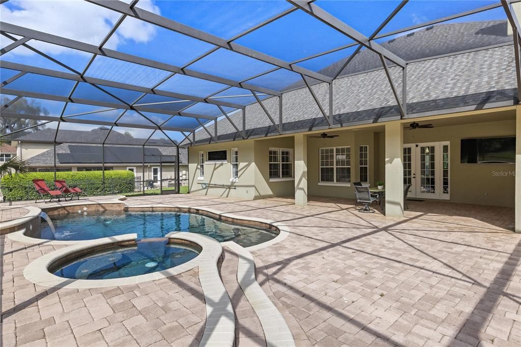 Active With Contract: $945,000 (5 beds, 4 baths, 3226 Square Feet)