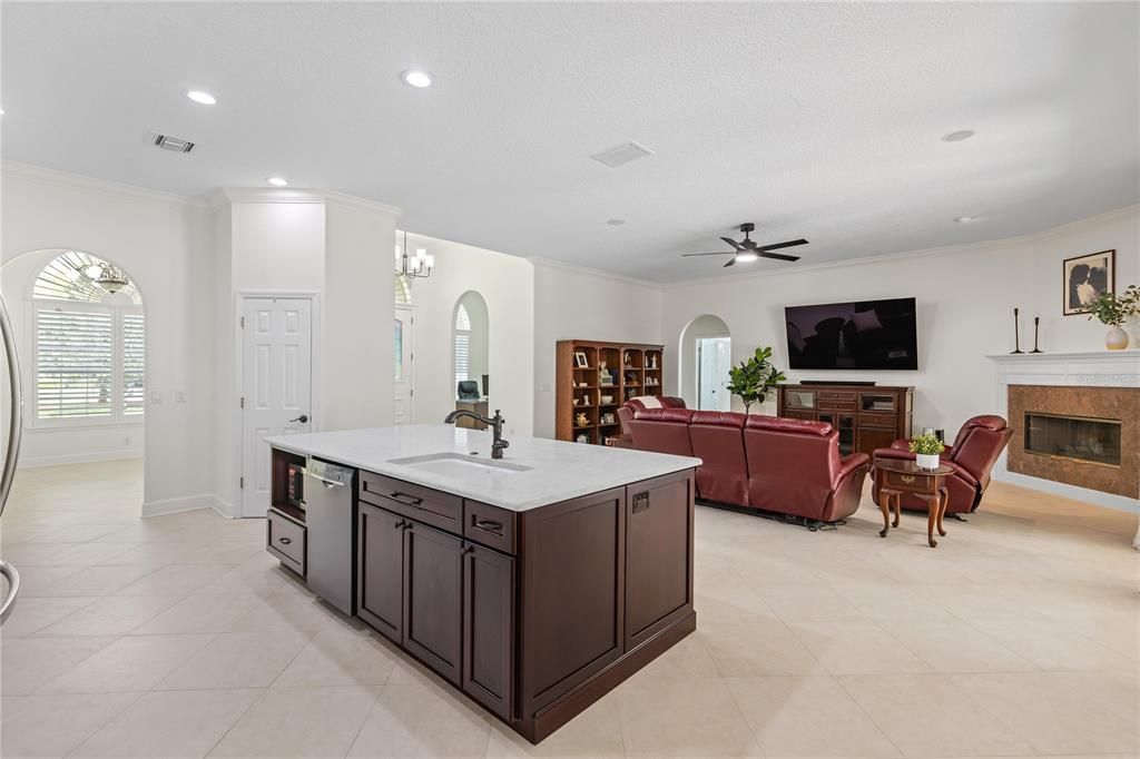 Active With Contract: $945,000 (5 beds, 4 baths, 3226 Square Feet)