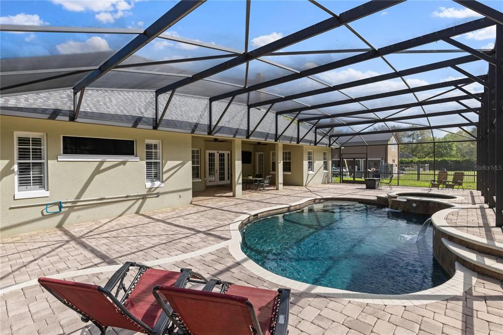 Active With Contract: $945,000 (5 beds, 4 baths, 3226 Square Feet)