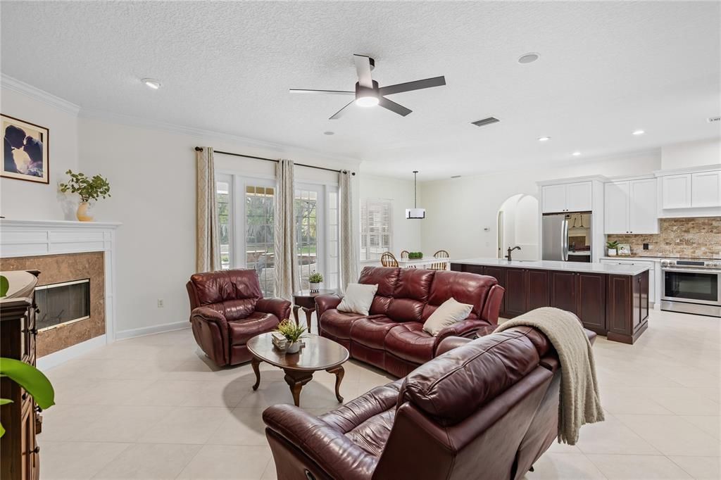 Active With Contract: $945,000 (5 beds, 4 baths, 3226 Square Feet)