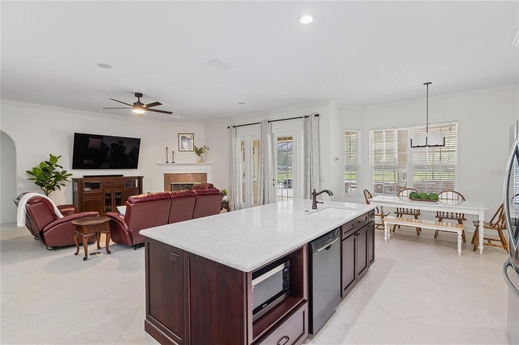 Active With Contract: $945,000 (5 beds, 4 baths, 3226 Square Feet)