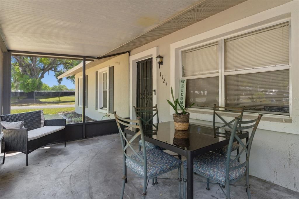Active With Contract: $384,900 (4 beds, 2 baths, 2252 Square Feet)