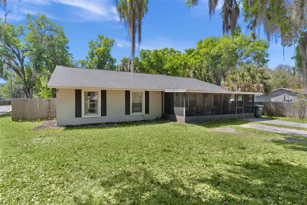 Active With Contract: $384,900 (4 beds, 2 baths, 2252 Square Feet)