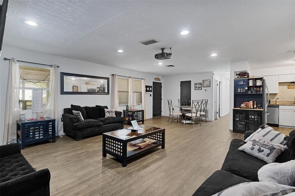 Active With Contract: $384,900 (4 beds, 2 baths, 2252 Square Feet)