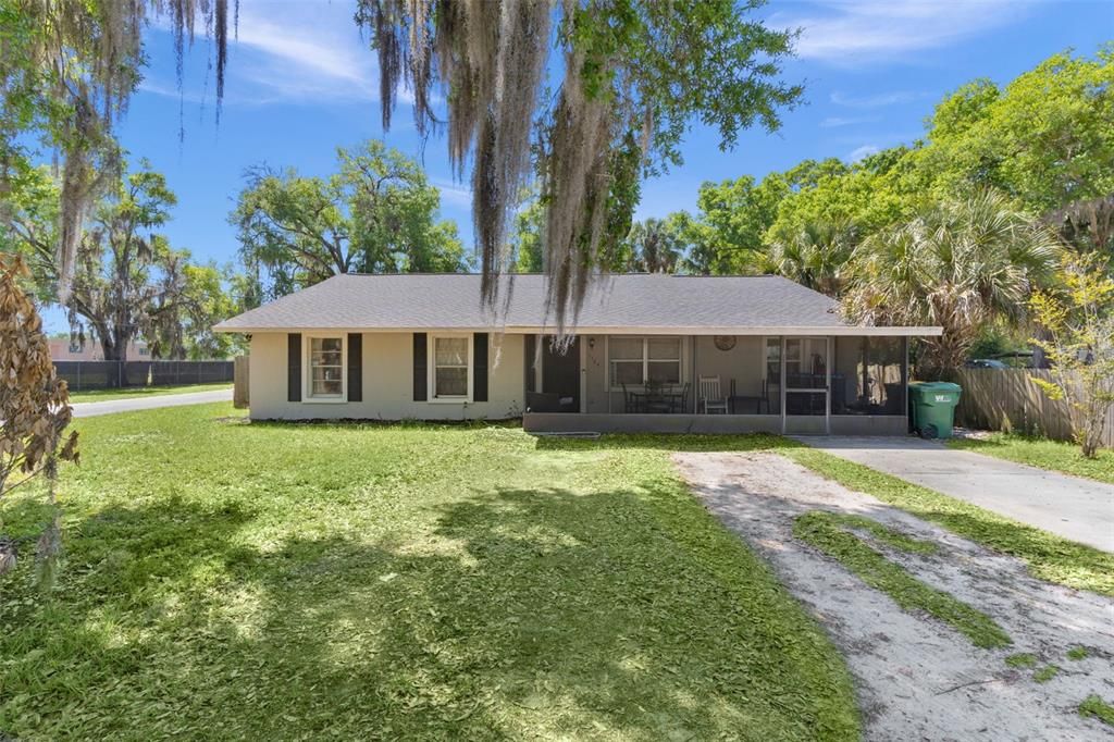 Active With Contract: $384,900 (4 beds, 2 baths, 2252 Square Feet)