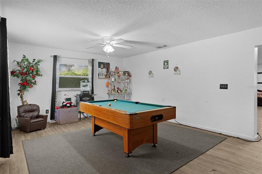 Active With Contract: $384,900 (4 beds, 2 baths, 2252 Square Feet)