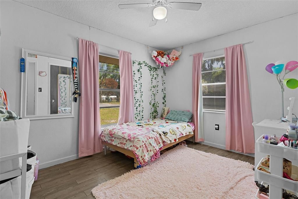 Active With Contract: $384,900 (4 beds, 2 baths, 2252 Square Feet)