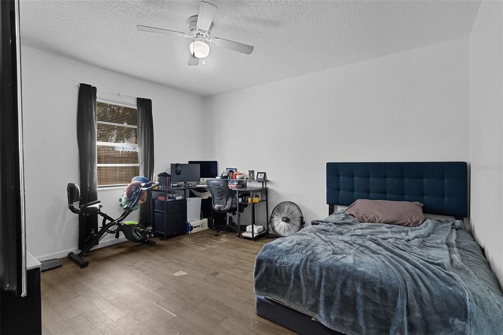 Active With Contract: $384,900 (4 beds, 2 baths, 2252 Square Feet)