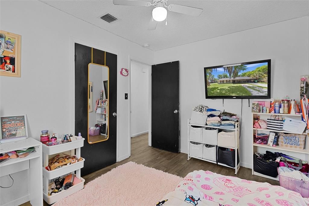 Active With Contract: $384,900 (4 beds, 2 baths, 2252 Square Feet)