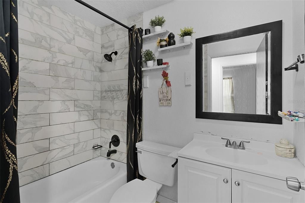 Active With Contract: $384,900 (4 beds, 2 baths, 2252 Square Feet)
