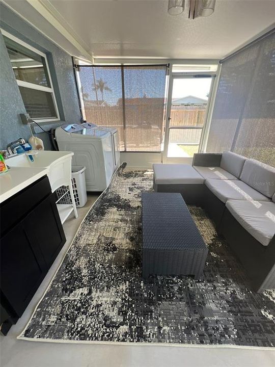 En Venta: $319,900 (4 camas, 2 baños, 1140 Pies cuadrados)