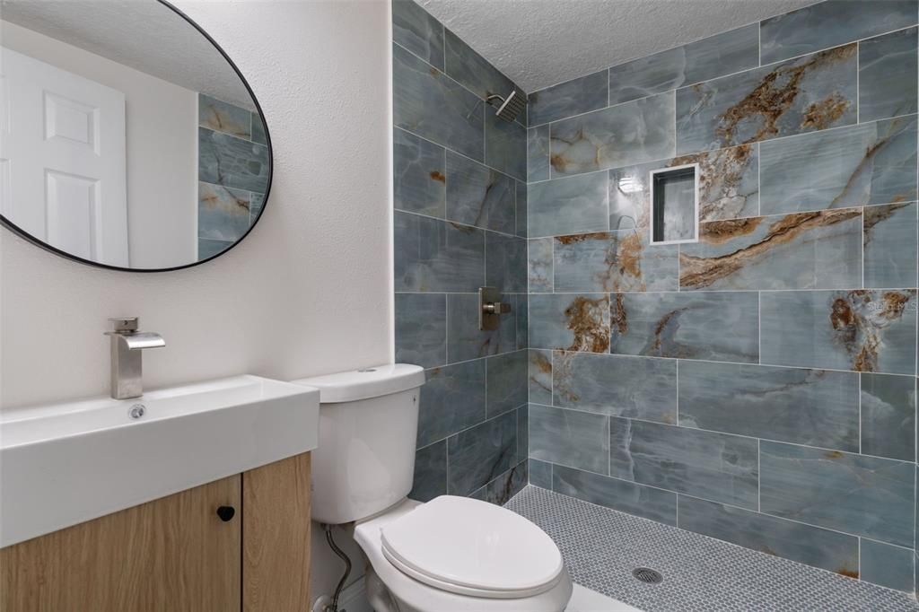 Под контрактом: $399,999 (3 спален, 2 ванн, 1512 Квадратных фут)