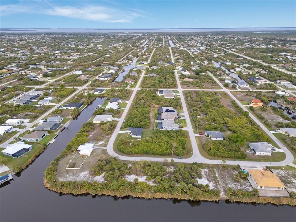 На продажу: $70,000 (0.23 acres)