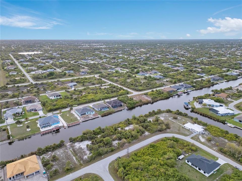 На продажу: $70,000 (0.23 acres)