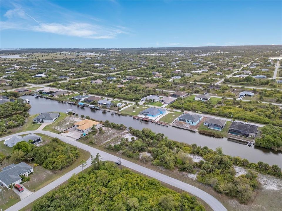 На продажу: $70,000 (0.23 acres)