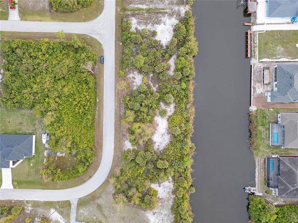 На продажу: $70,000 (0.23 acres)