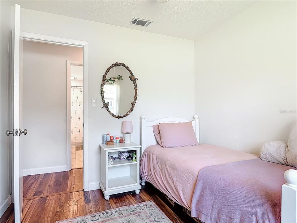 For Sale: $269,900 (3 beds, 1 baths, 1248 Square Feet)