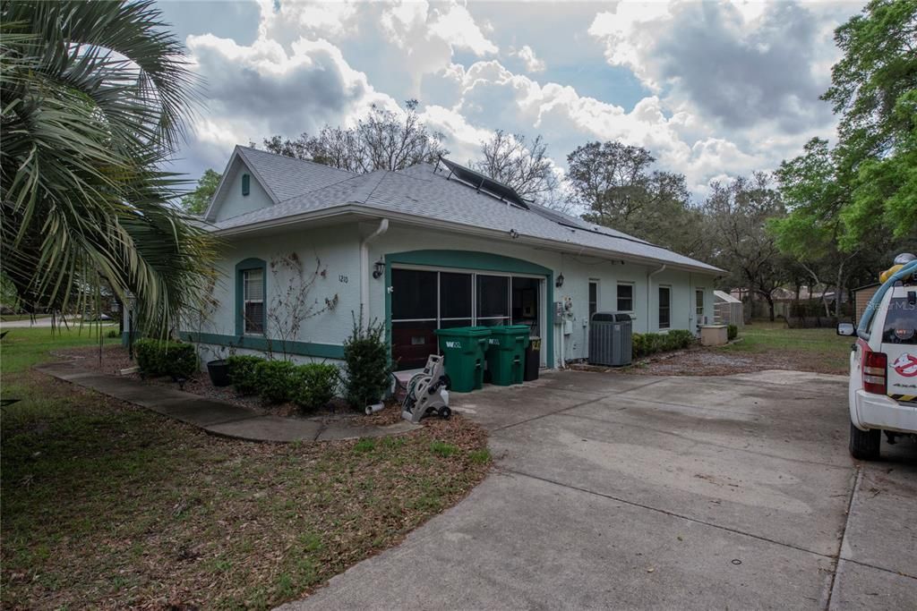 For Sale: $400,000 (3 beds, 2 baths, 2037 Square Feet)