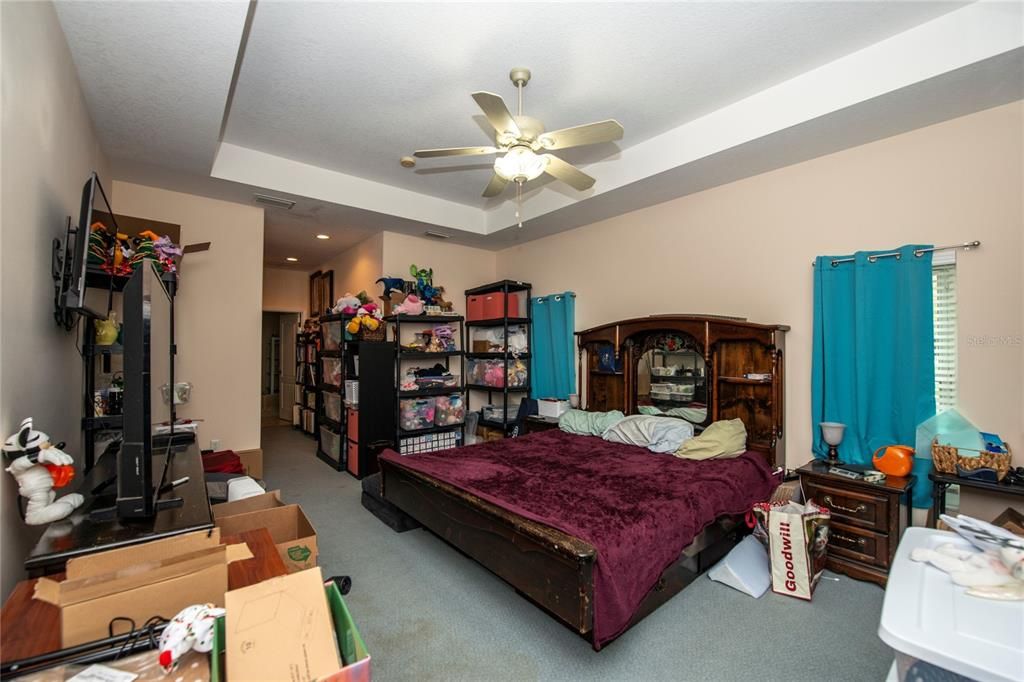 For Sale: $400,000 (3 beds, 2 baths, 2037 Square Feet)