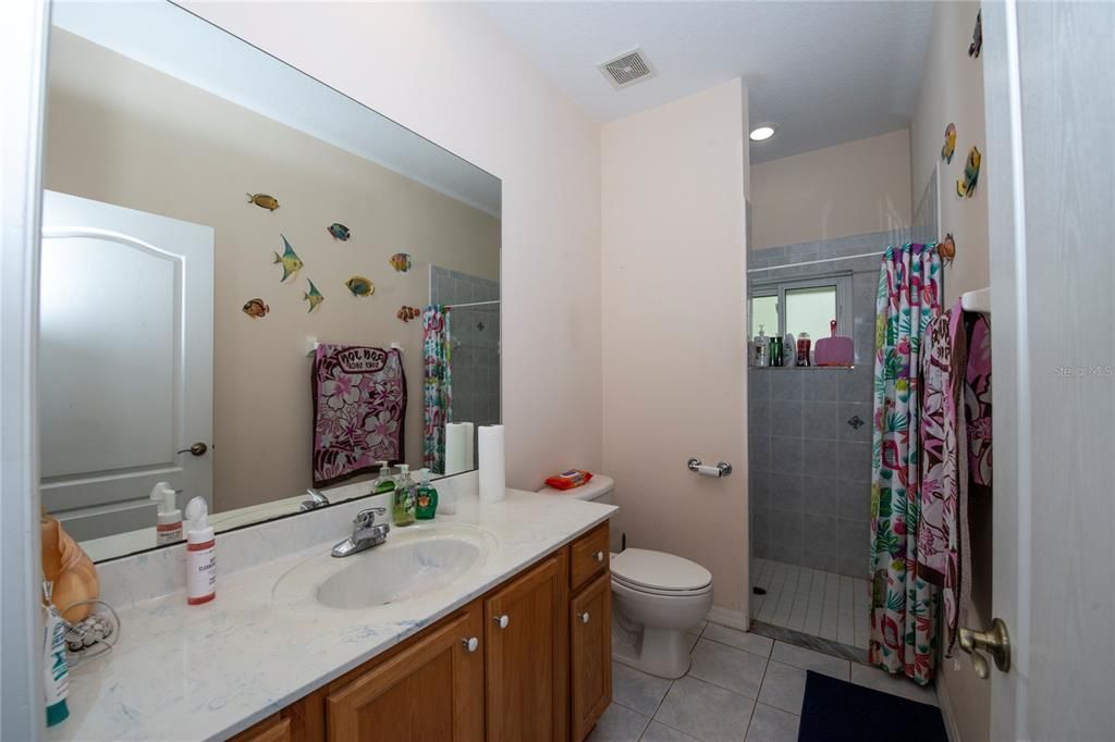 For Sale: $400,000 (3 beds, 2 baths, 2037 Square Feet)