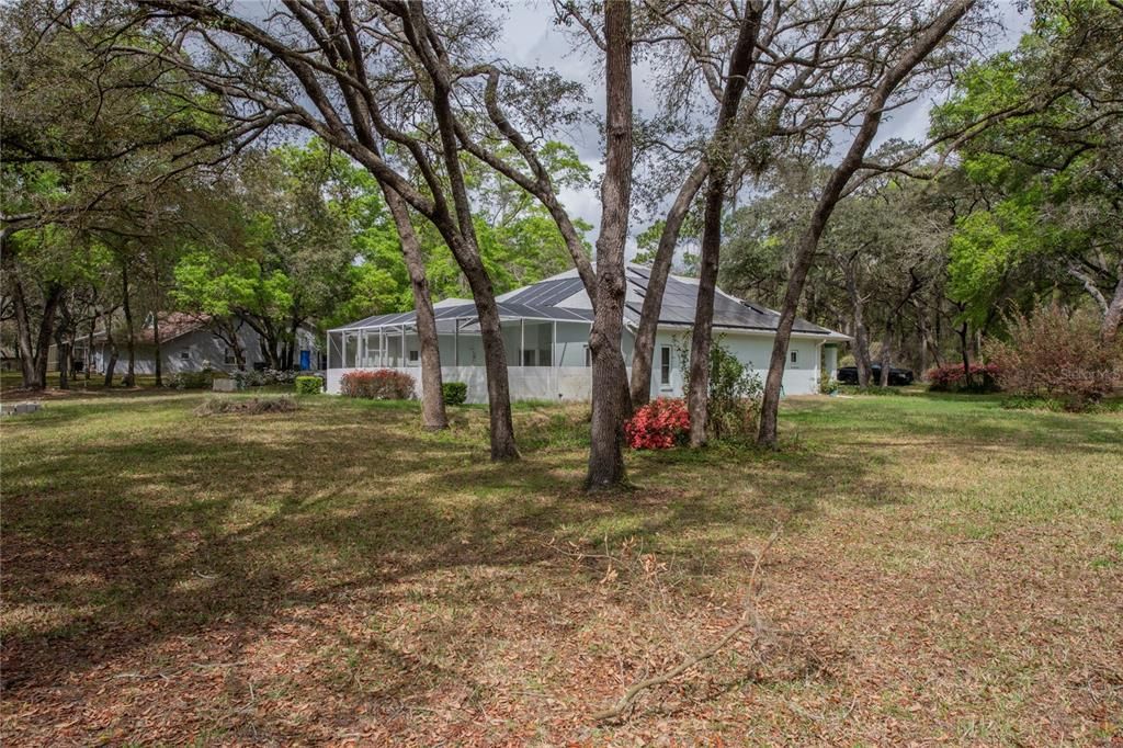 For Sale: $400,000 (3 beds, 2 baths, 2037 Square Feet)