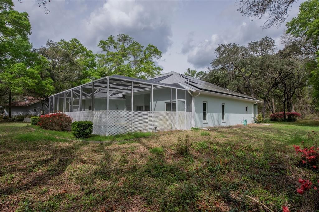 For Sale: $400,000 (3 beds, 2 baths, 2037 Square Feet)