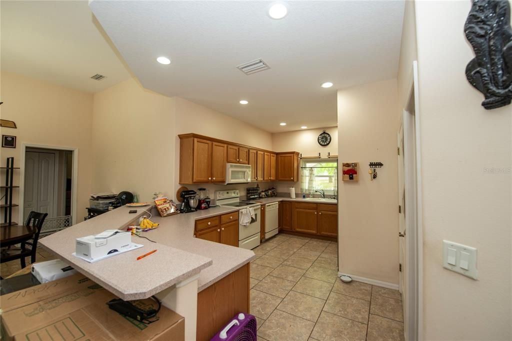 For Sale: $400,000 (3 beds, 2 baths, 2037 Square Feet)