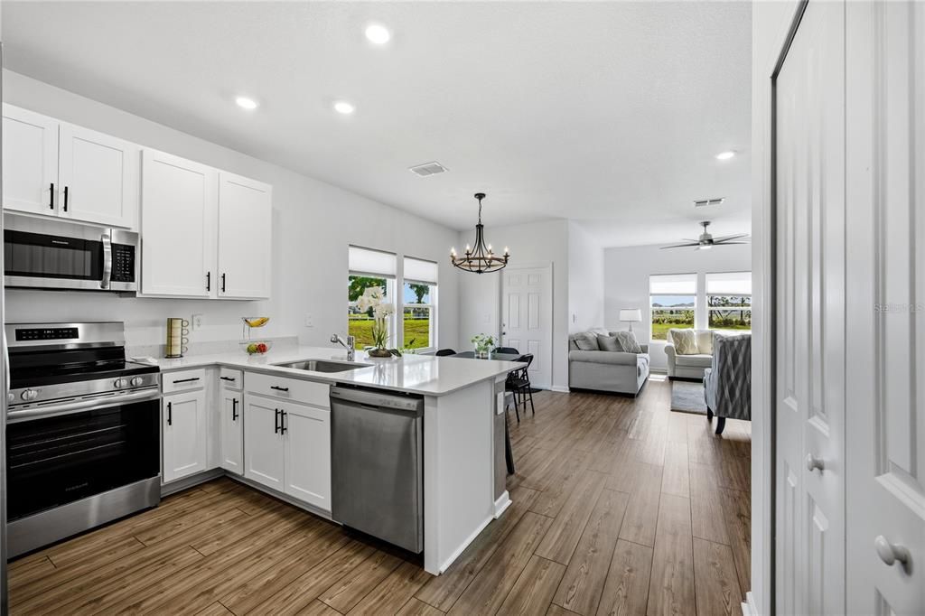 For Sale: $242,500 (3 beds, 2 baths, 1828 Square Feet)