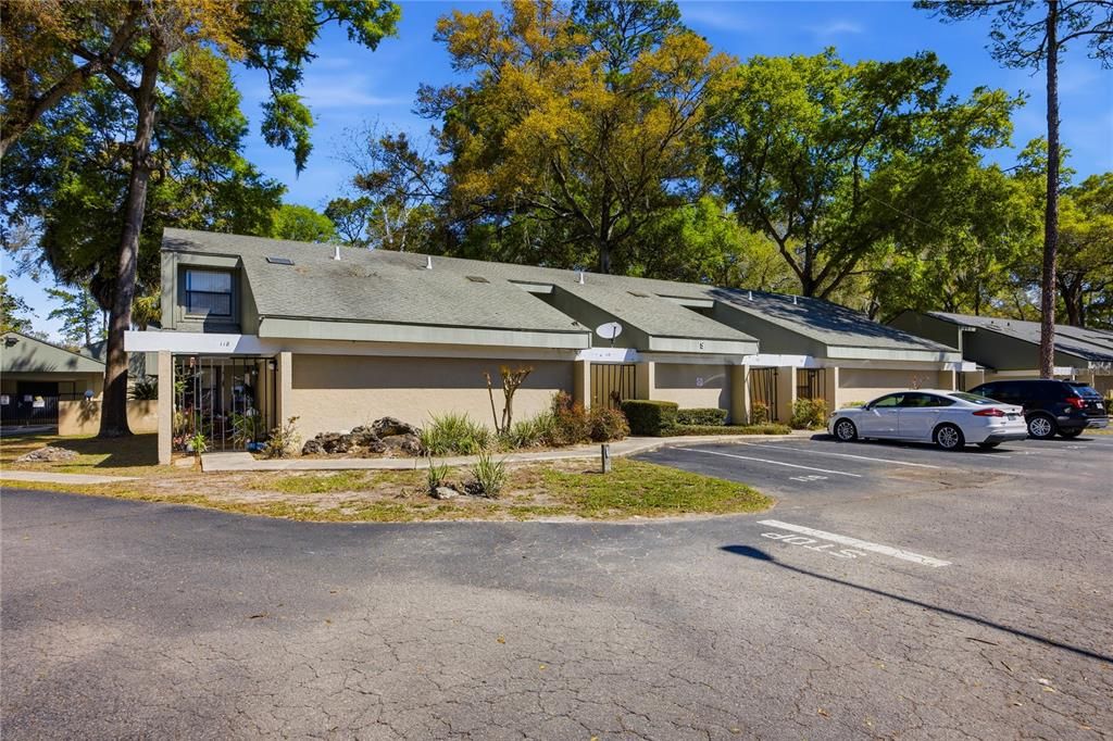 待售: $170,000 (2 贝兹, 2 浴室, 1070 平方英尺)