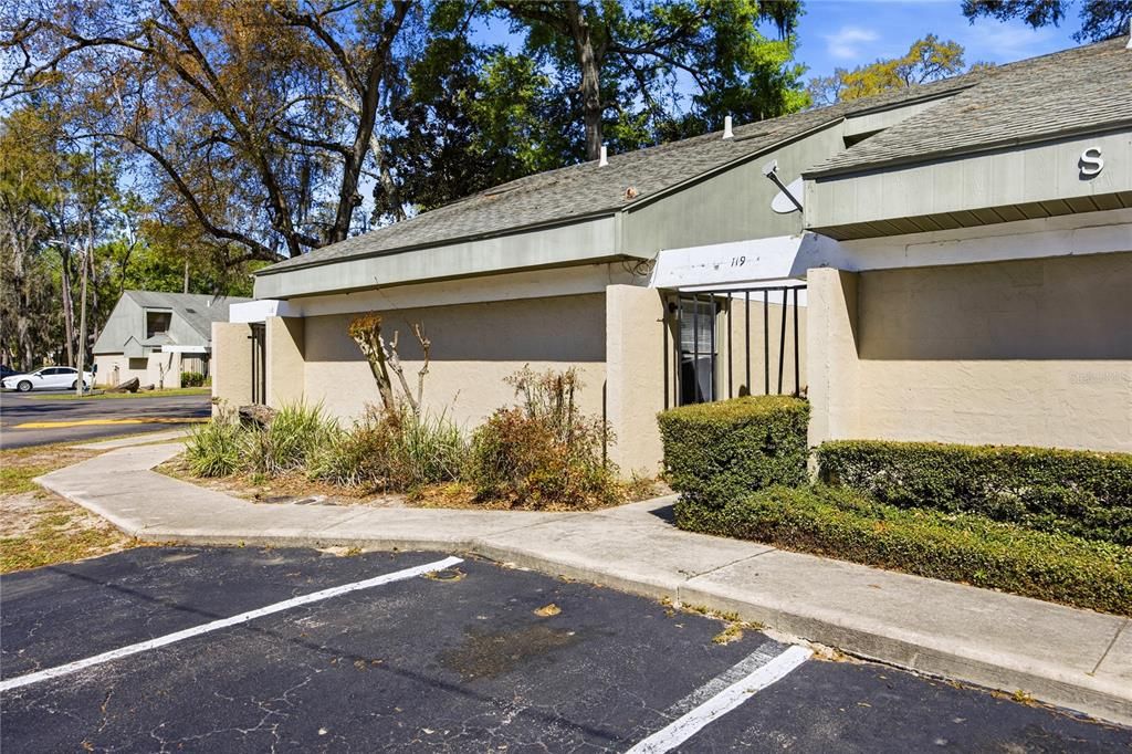 待售: $170,000 (2 贝兹, 2 浴室, 1070 平方英尺)