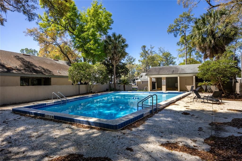 待售: $170,000 (2 贝兹, 2 浴室, 1070 平方英尺)