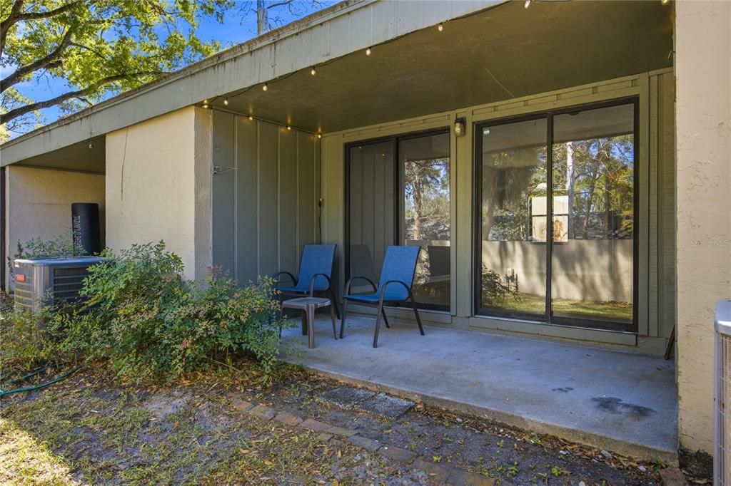 待售: $170,000 (2 贝兹, 2 浴室, 1070 平方英尺)