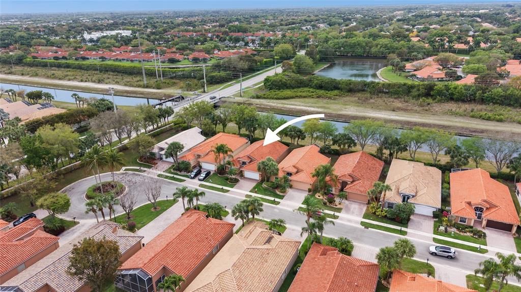 For Sale: $425,000 (2 beds, 2 baths, 1984 Square Feet)