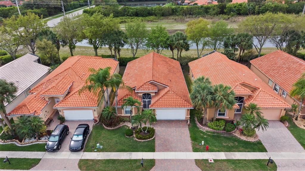 For Sale: $425,000 (2 beds, 2 baths, 1984 Square Feet)