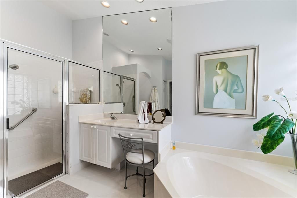 For Sale: $425,000 (2 beds, 2 baths, 1984 Square Feet)