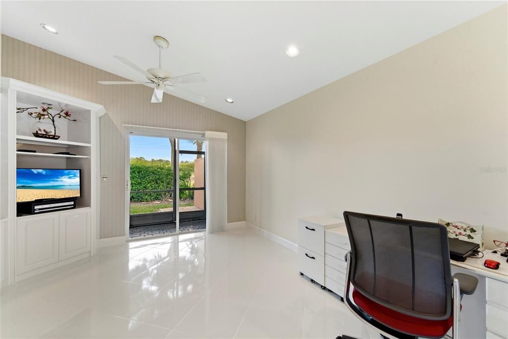 For Sale: $425,000 (2 beds, 2 baths, 1984 Square Feet)