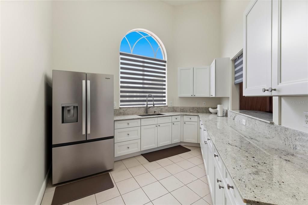 For Sale: $425,000 (2 beds, 2 baths, 1984 Square Feet)