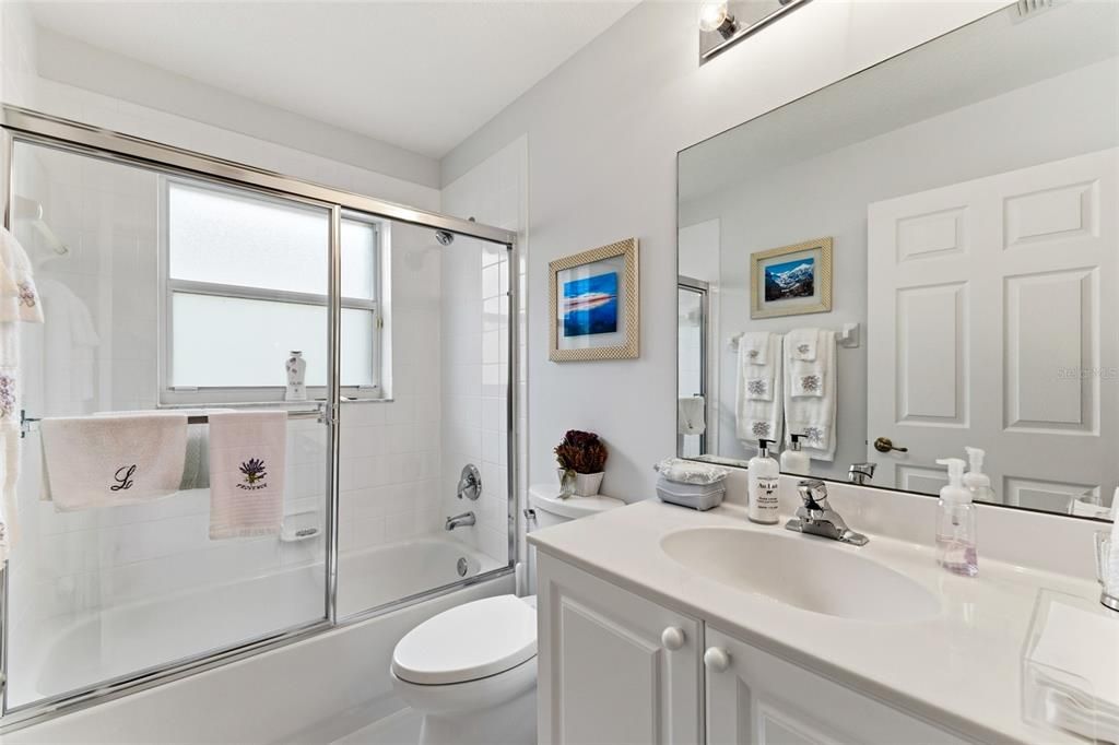 For Sale: $425,000 (2 beds, 2 baths, 1984 Square Feet)