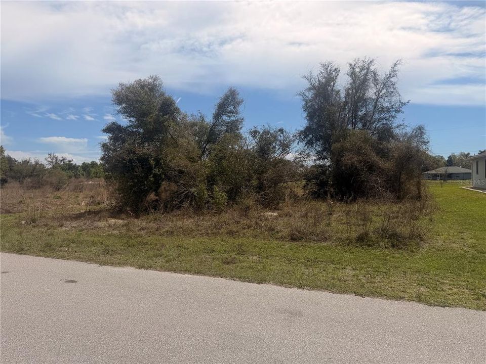 En Venta: $21,999 (0.40 acres)
