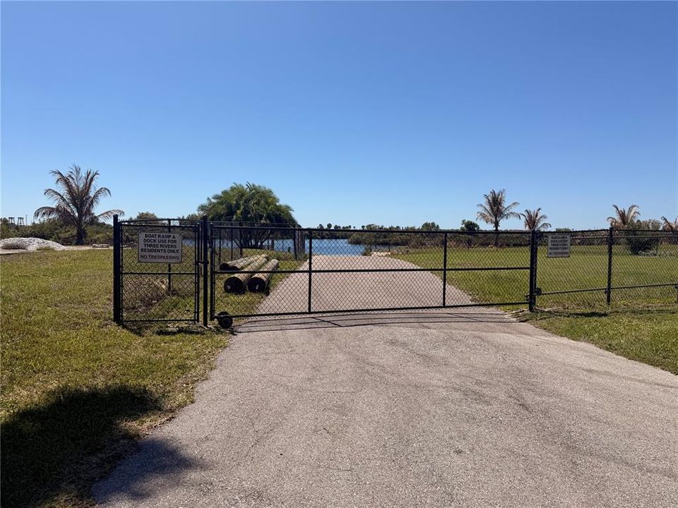 En Venta: $21,999 (0.40 acres)