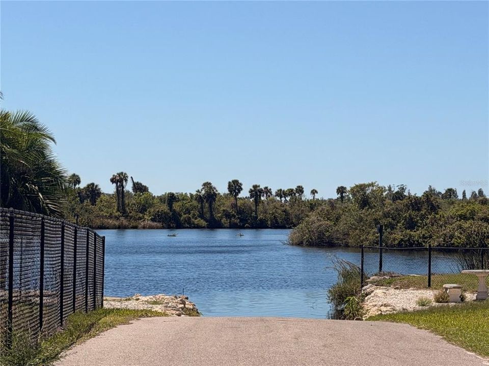 En Venta: $21,999 (0.40 acres)