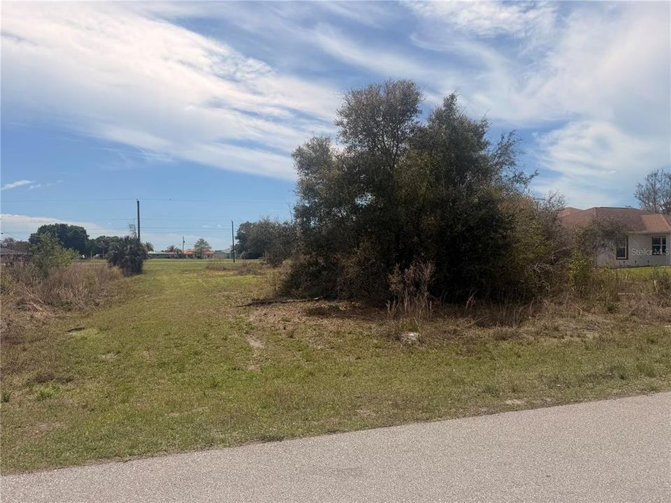 En Venta: $21,999 (0.40 acres)