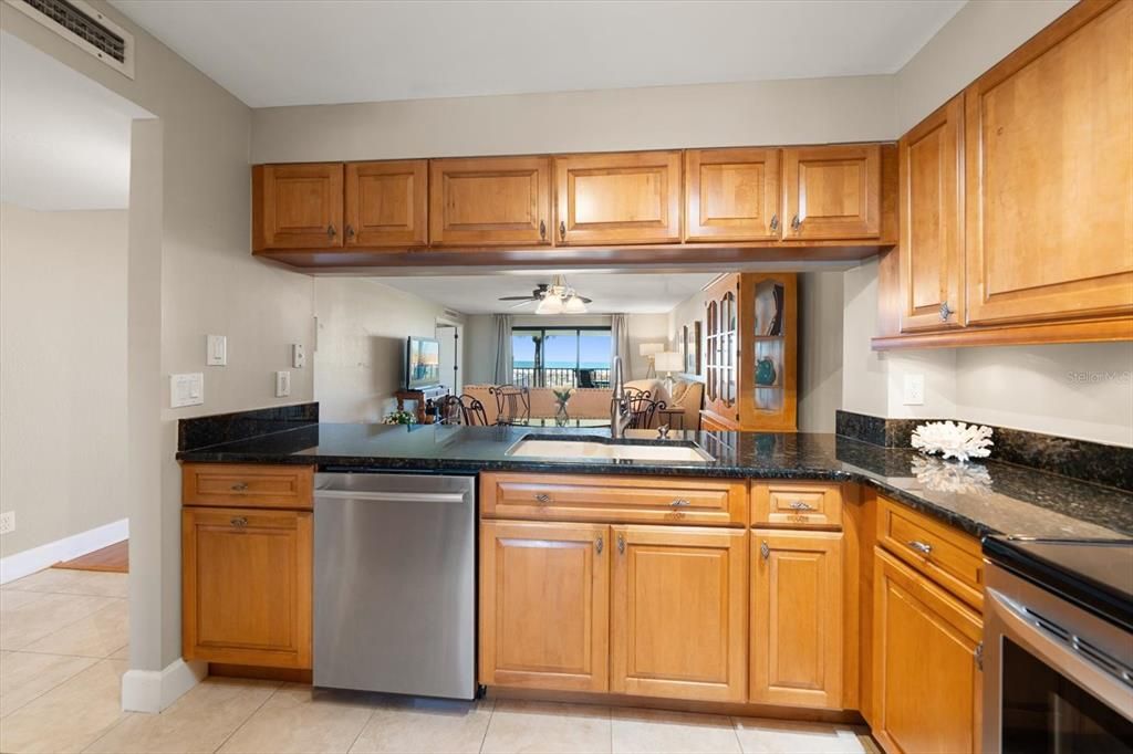 En Venta: $1,025,000 (2 camas, 2 baños, 1550 Pies cuadrados)