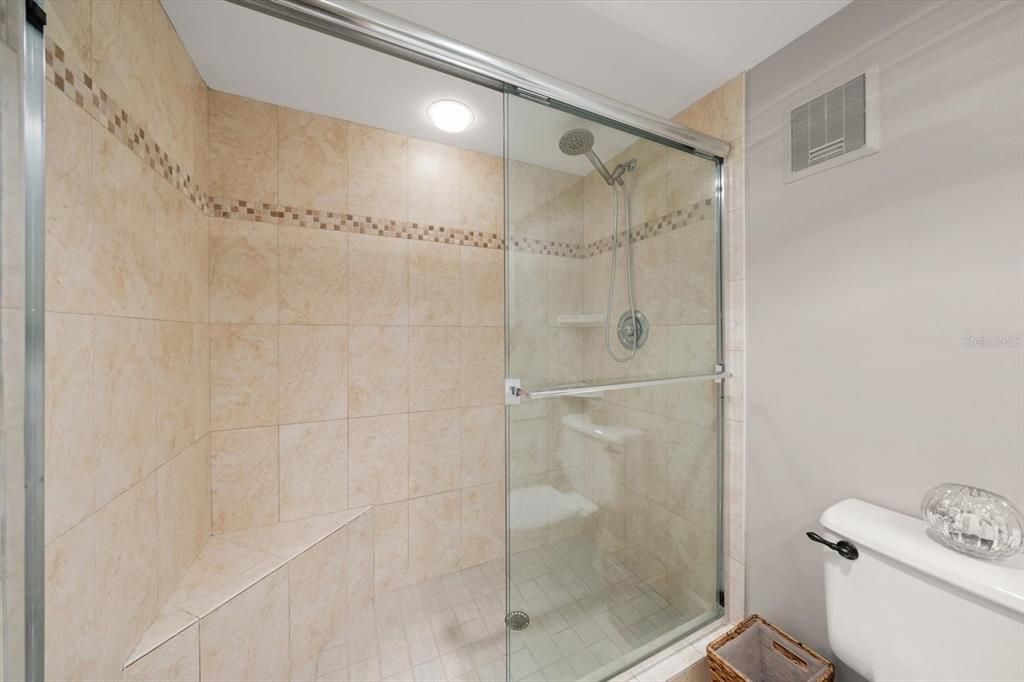En Venta: $1,025,000 (2 camas, 2 baños, 1550 Pies cuadrados)