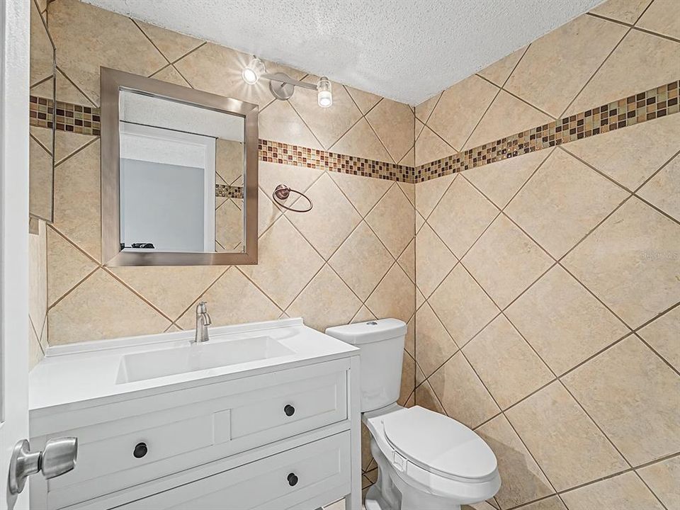 En Venta: $104,900 (1 camas, 1 baños, 988 Pies cuadrados)