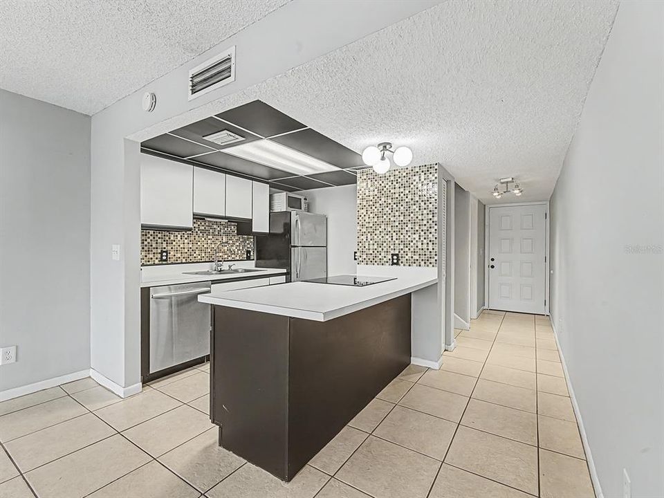 En Venta: $104,900 (1 camas, 1 baños, 988 Pies cuadrados)
