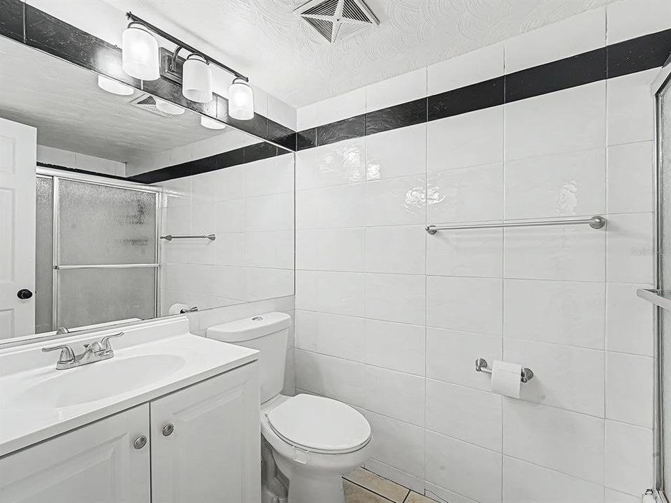 En Venta: $104,900 (1 camas, 1 baños, 988 Pies cuadrados)