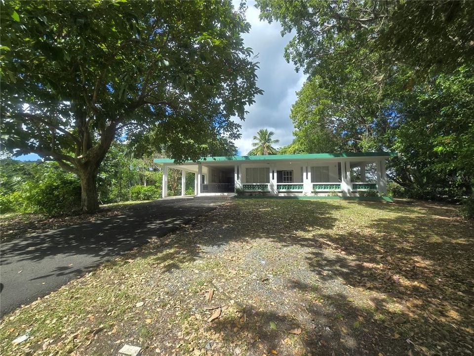 For Sale: $325,000 (3 beds, 2 baths, 1253 Square Feet)