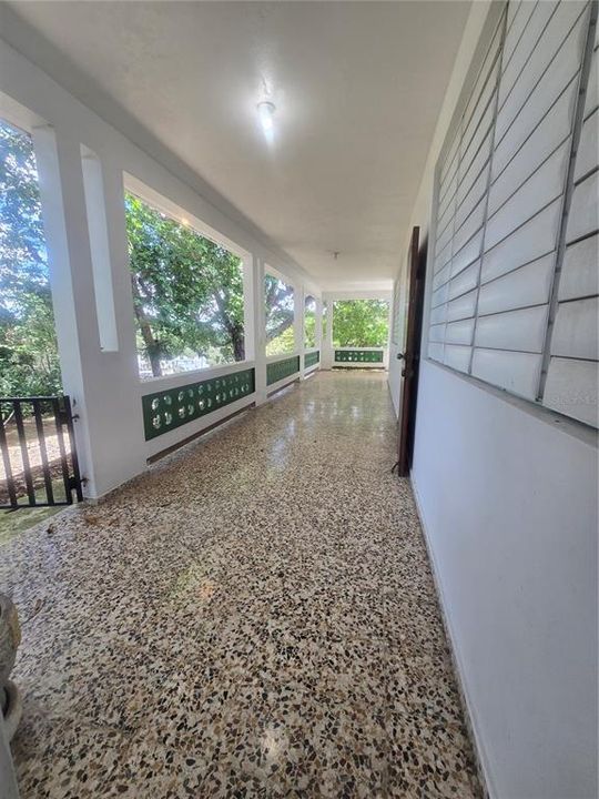 For Sale: $325,000 (3 beds, 2 baths, 1253 Square Feet)