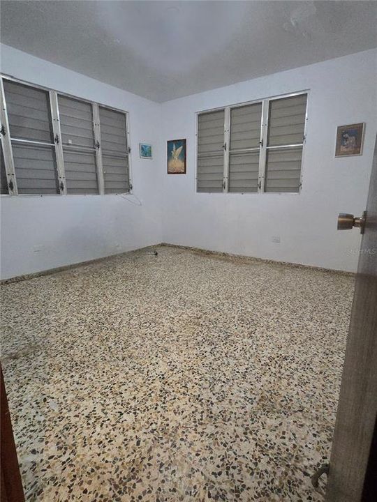For Sale: $325,000 (3 beds, 2 baths, 1253 Square Feet)